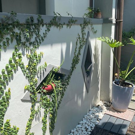 Apartament Naval Bureaucracy Kaohsiung Zewnętrze zdjęcie
